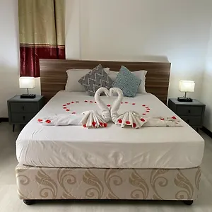 Riviere Self Catering Beau Vallon (Mahe)